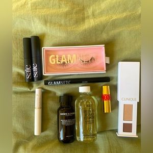 DELUXE MAKEUP SKINCARE BUNDLE